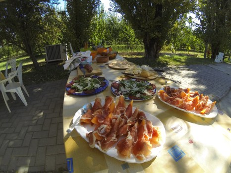 Prosciutto melone, insalata mista (mixed salads), cured sausages, etc, etc -- yes, please!