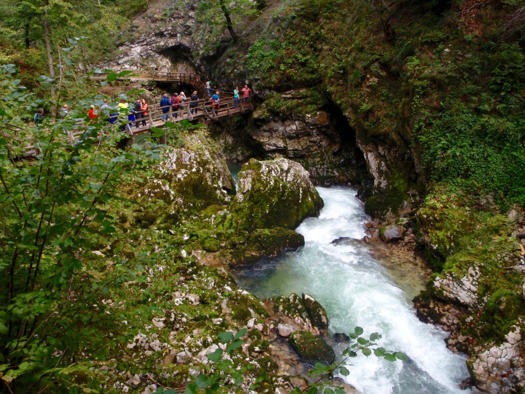 Beginning the 1.6 km long amble through Vintner Gorge.